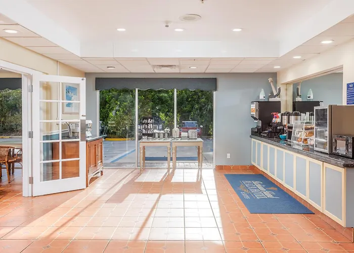 Hutchinson Island Hotel